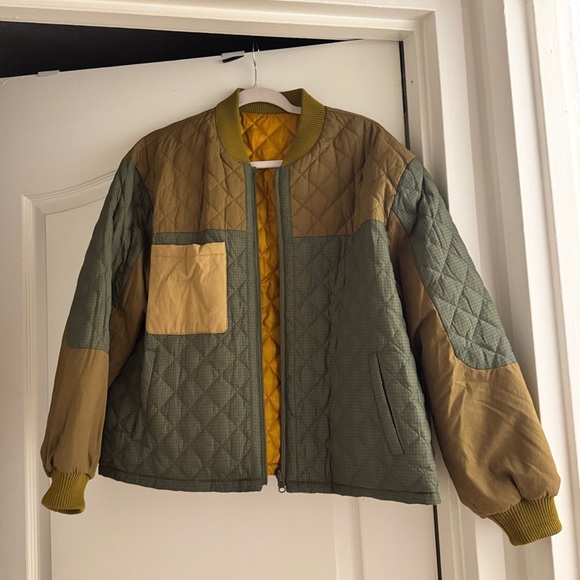 THE GREAT. Quilted Jacket in Green and Tan - Picture 8 of 10
